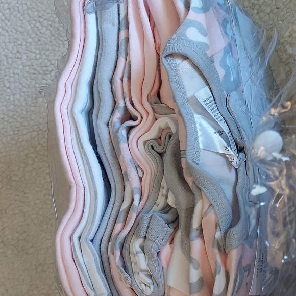 The Peanutshell 23 pcs Layette set - Picture 5 of 7